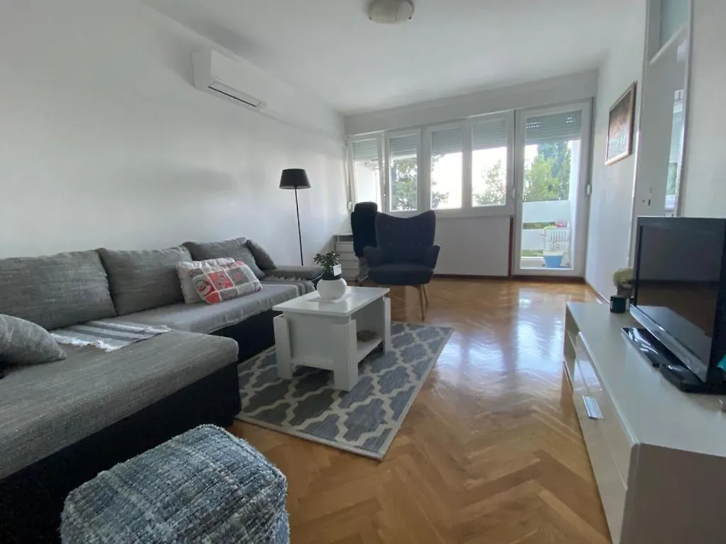 2 Bedroom Apartment/Parking/Market Split Croácia