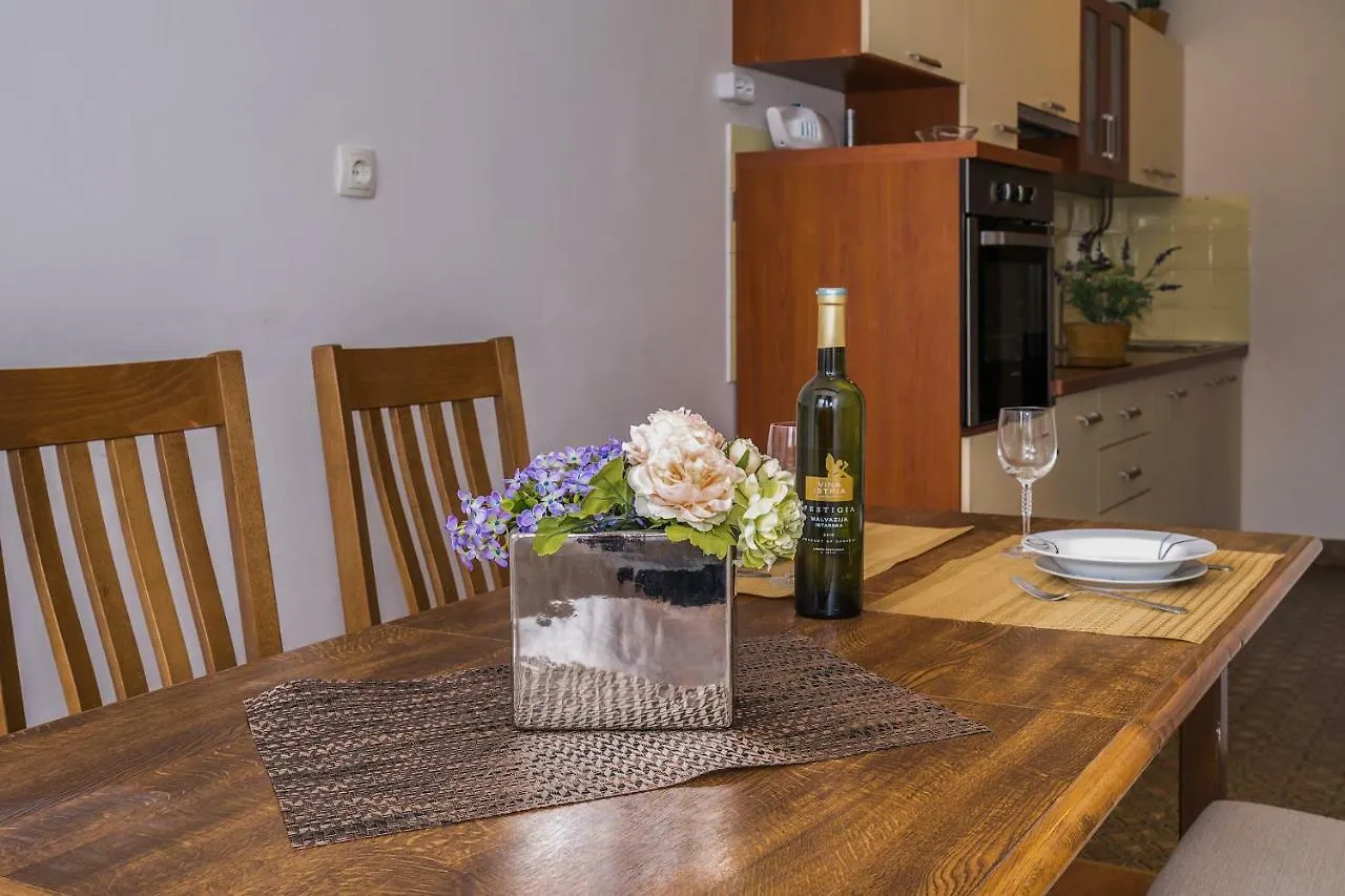 2 Bedroom Apartment/Parking/Market Split Apartamento