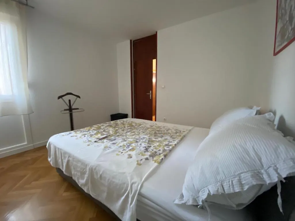 2 Bedroom Apartment/Parking/Market Split Apartmán