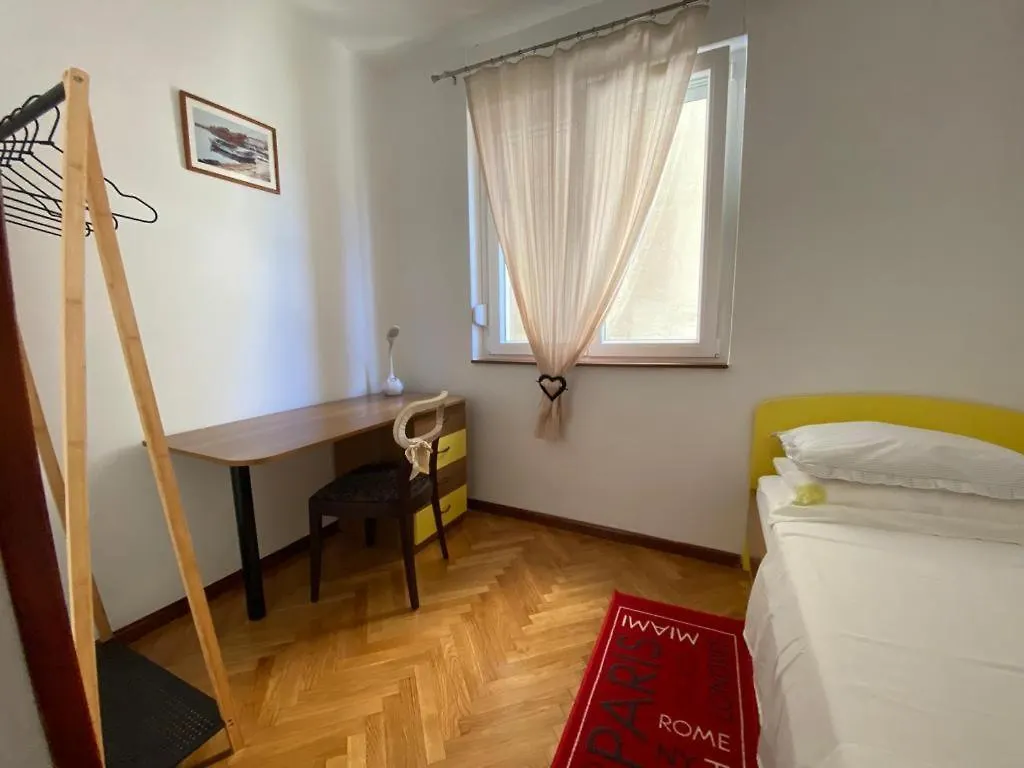 2 Bedroom Apartment/Parking/Market Split 0*,  Chorvatsko